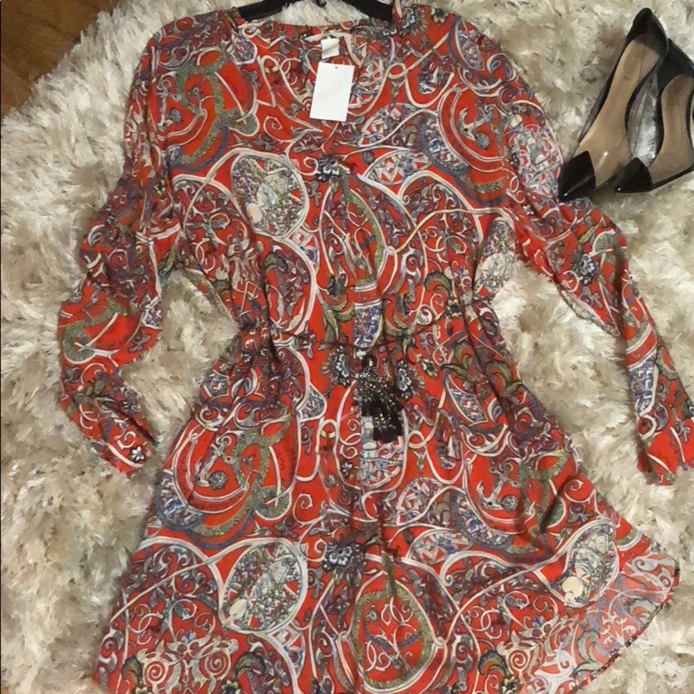 Dress - Picture 3 of 3